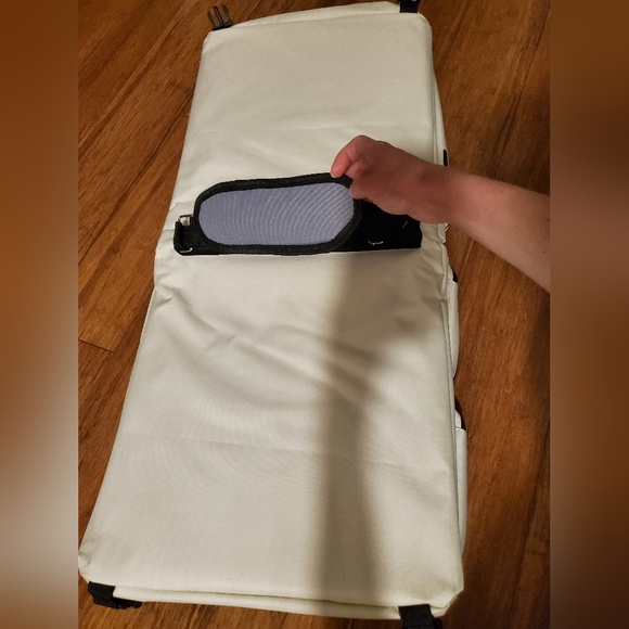 Travel changing table - Picture 11 of 12